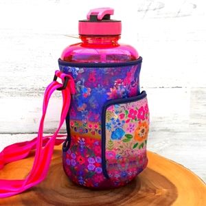 NWT NATURAL LIFE DRINK BIG WATER BOTTLE & CARRIER